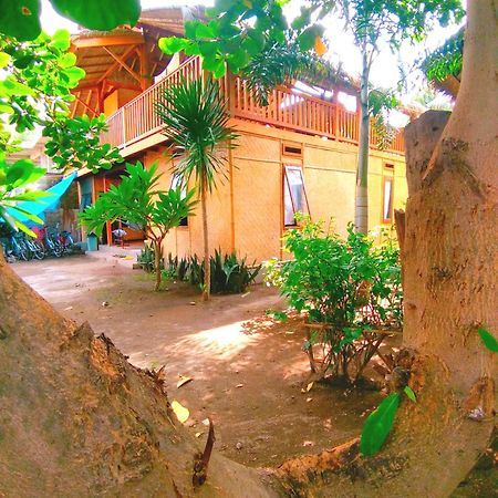 Lima Bintang Hotel Quần đảo Gili Ngoại thất bức ảnh