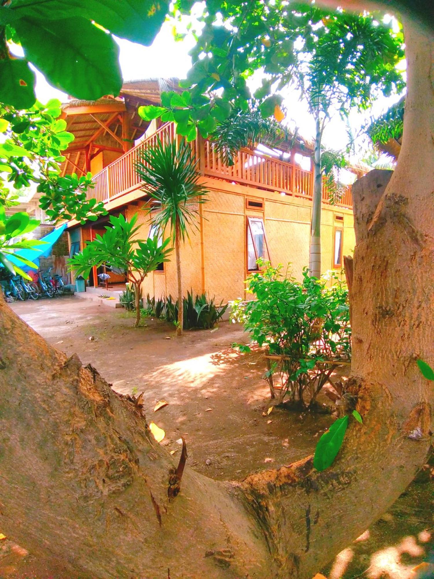 Lima Bintang Hotel Quần đảo Gili Ngoại thất bức ảnh