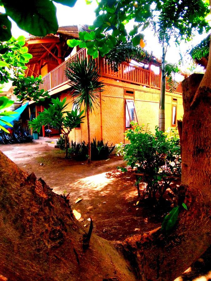 Lima Bintang Hotel Quần đảo Gili Ngoại thất bức ảnh