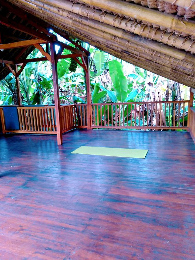 Lima Bintang Hotel Quần đảo Gili Ngoại thất bức ảnh