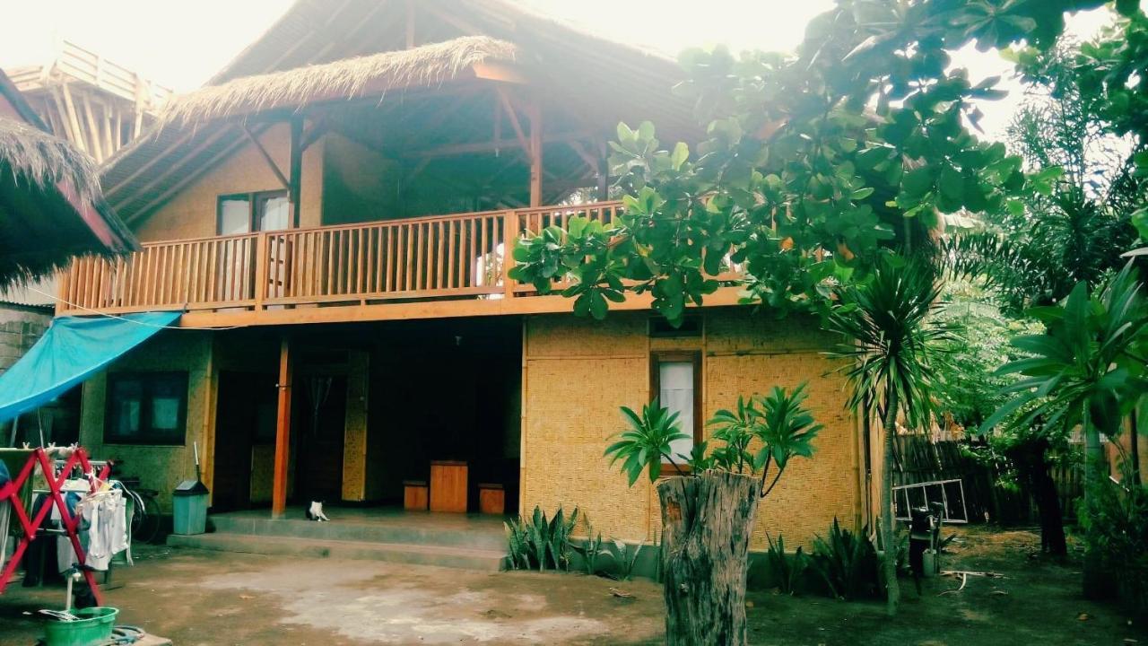 Lima Bintang Hotel Quần đảo Gili Ngoại thất bức ảnh